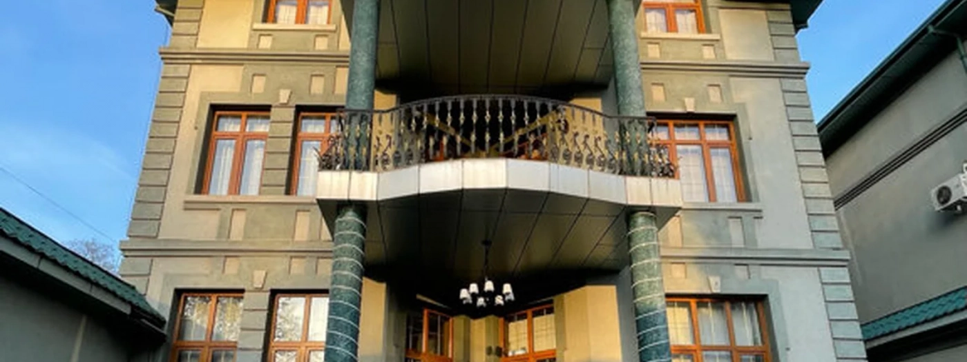 Queens Hotel